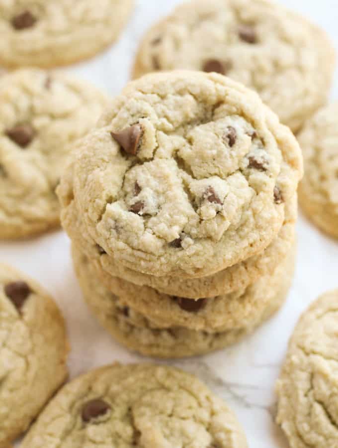 A close up of cookies
